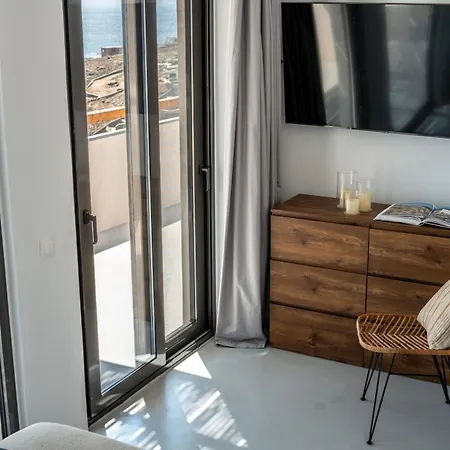Xylo Tinos Private Pool & Sea View קיוניה